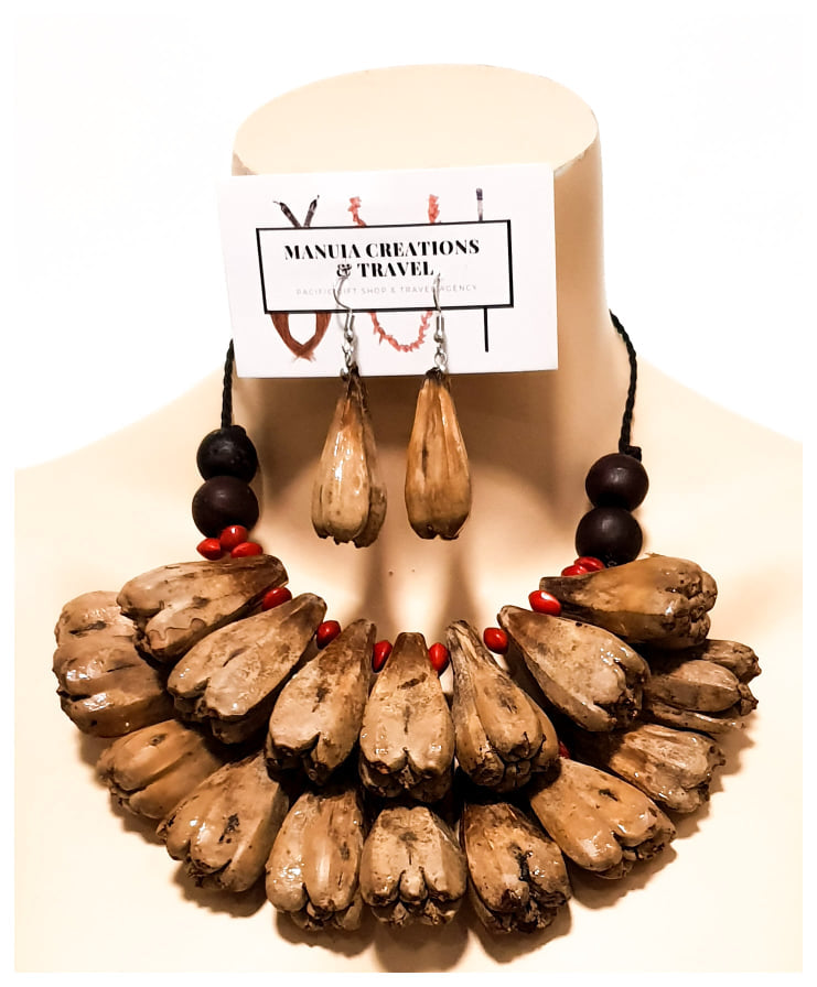 Ula Fala earrings and necklace set